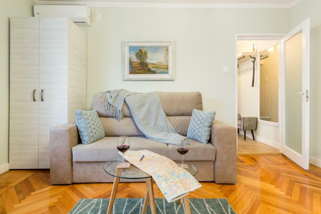Central Stylish & Cozy One Bedroom Apartment - Adela Accommodation - Ideal For Long Stays Bukurešť Exteriér fotografie