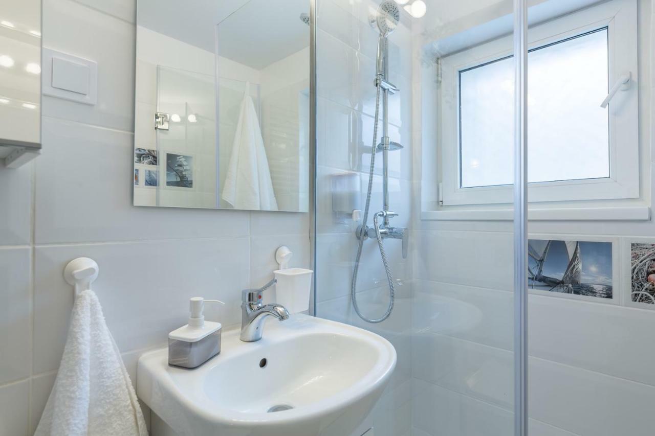 Central Stylish & Cozy One Bedroom Apartment - Adela Accommodation - Ideal For Long Stays Bukurešť Exteriér fotografie